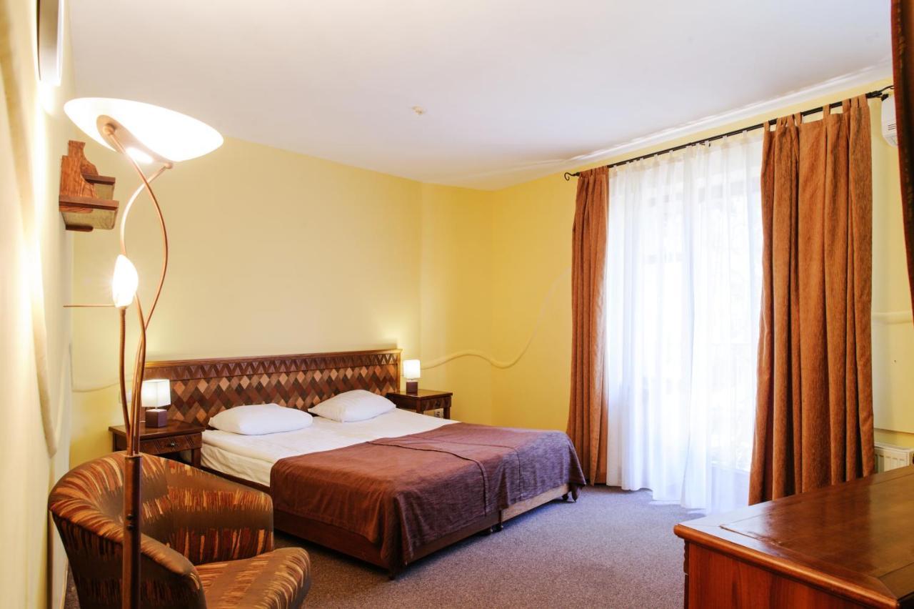 Трипільське Сонце Hotel Podgortsy  ภายนอก รูปภาพ