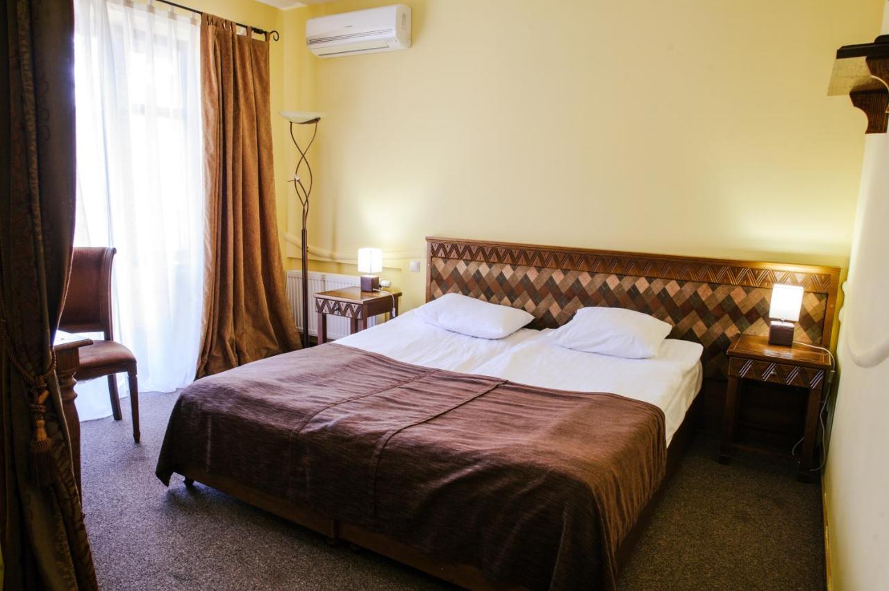 Трипільське Сонце Hotel Podgortsy  ภายนอก รูปภาพ