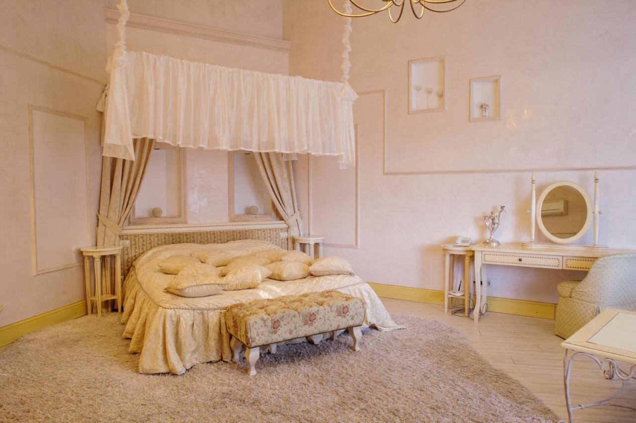 Трипільське Сонце Hotel Podgortsy  ภายนอก รูปภาพ